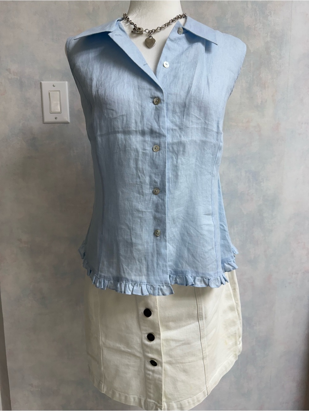 NWOT 100% Irish Linen Ice Blue Sleeveless Button-Front wCollar &Ruffle Hem Shirt